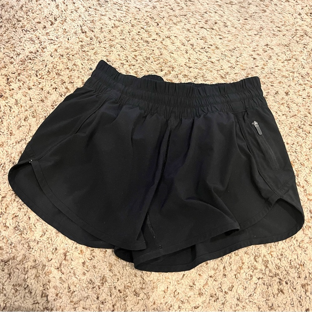 Lululemon size 6 shorts